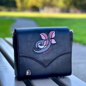 IsetNofret Abydossa crossbody Resilient and quilted flap